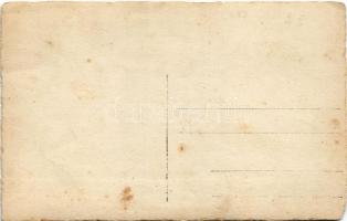 Osztrák-magyar katonák egy felborult vonat (?) mellett / Austro-Hungarian soldiers in front of an ov...