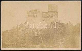 1871 Greifenstein vára a Duna mellett, keményhátú fotó, a hátoldalon feliratozva, 6x10 cm