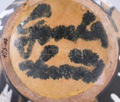 Gorka Lívia (1925-2011): Csíkos váza. Kézzel korongozott, jelzett, hibátlan, m: 16,5 cm