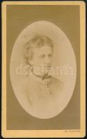 cca 1870 Hölgy portréja, vizitkártya Wilhelm Rautek selmecbányai (Schemnitz, Banská Štiavnica) műterméből, 10,5x6,5 cm (Ritka!)