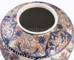 Jelzett japán Satsuma váza. Jelzett, hibátlan, cca 20. sz. eleje, m: 22 cm