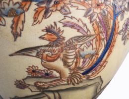Jelzett japán Satsuma váza. Jelzett, hibátlan, cca 20. sz. eleje, m: 22 cm