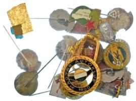 20db-os, főleg magyar jelvényből álló tétel T:vegyes, közte sérült