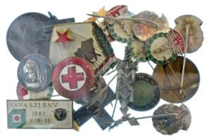 20db-os, főleg magyar jelvényből álló tétel T:vegyes, közte sérült