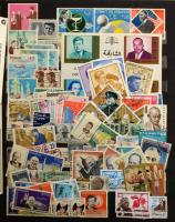 Motívum bélyegek az egész világból valamint vegyes országok 17 db berakóban ebből 8 db A/4, a többi ...