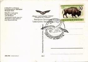 A MALÉV IL-18 típusú turbólégcsavaros repülőgépe Budapest felett. Magyar Légiközlekedési Vállalat. K...