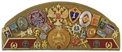Szovjetunió "Leszerelő sapka jelvényekkel és 3db felvarróval" T:UNC-AU Soviet Union "Cap with badges and 3 textil patches" C:UNC-AU