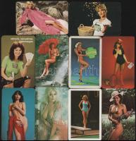 10 db hölgyeket ábrázoló és erotikus kártyanaptár