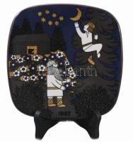 Arabia finn Uasikkionen design dísztányér, Matricás, jelzett, hibátlan, tartóval, 20 cm