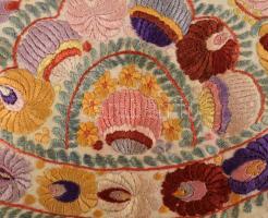 Buzsákí hímzett terítő d: 60 cm