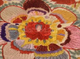 Buzsákí hímzett terítő d: 60 cm