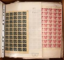 Tartalmas ívárú az 1940-es, 1950-es évekből gyűrűs mappában. Lemezhibák, eltérések, tévnyomatok kutatására kiváló! Magas katalógus érték