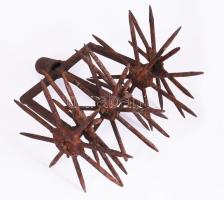 Talajlazító forgó tüskés gereblye öntöttvas 19 cm