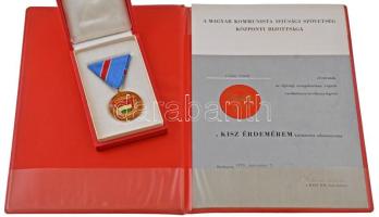1970. "KISZ - Hűség a Néphez Hűség a Párthoz" műgyantás kitüntetés mellszalagon, miniatűrrel, eredeti tokban, adományozói okirattal T:UNC