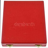 Madarassy Walter (1909-1994) 1960 k. "Budapest XV. kerületi ifjúságának neveléséért" egyol...