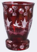 Vörösen pácolt kristály váza, gazdag csiszolt mintával, hibátlan, m: 12 cm