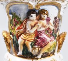 R. Capodimonte fedeles edény. Tűzhibával, szájánál repedésvonallal, m: 20,5 cm