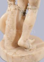 3 darab műgyanta szobor, egyik ragasztott, m: 21 cm alatt