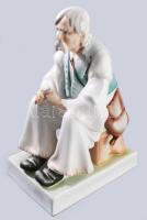 Zsolnay Szalonnázó paraszt. Terv.: Szomor János (1908-1980). Jelzett, kézzel festett, hibátlan, m: 32,5 cm