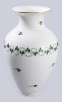 Herendi petrezselyemlevél mintás váza. Jelzett, kézzel festett, m: 23 cm