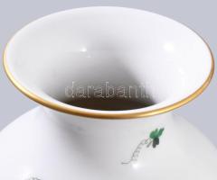 Herendi petrezselyemlevél mintás váza. Jelzett, kézzel festett, m: 23 cm