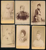 10 db hölgyeket ábrázoló vizitkártya, különféle magyar és külföldi műtermekből (közte Goszleth István, Bp.; Doctor és Kozmata, Pest; Schmidt Vilmos, Székesfehérvár; stb.), vegyes állapotban