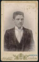 cca 1890 Fiatalember portréja, vizitkártya Haberfeld Károly (Budapest és Szabadka) műterméből, kissé foltos, 11x6,5 cm