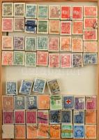 230 főleg régi jugoszláv + kevés horvát bündli tálcákon