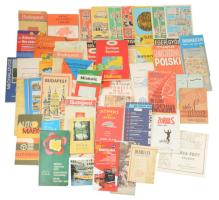 Kb 60 db modern térkép, nagyrészt magyar várostérképek, kevés európai.