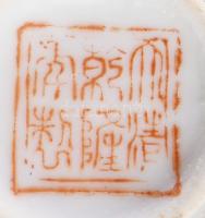 3 darabos kínai kisváza szett, cca 20. sz középső harmada, jelzett, kézzel festett, hibátlan, m: 10 ...