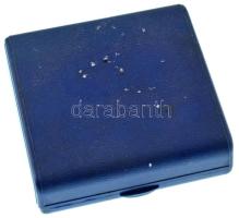 2000. "Tisza Volán Szeged - 50 éve az utazóközönség szolgálatában 1950-2000 / Biztos kézben a v...