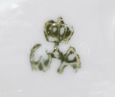 3 db kis porcelán figura, közötte jelzett, lány szoknyáján sérülések 6-10 cm