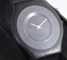 Swatch extra vékony kvarc óra, óradobozban 34 mm