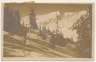 1927 Storozhynets, Storojinet, Storoschynez, Storozyniec, Storozynetz (Bukovina, Bucovina, Bukowina); hikers in winter. photo (EK)