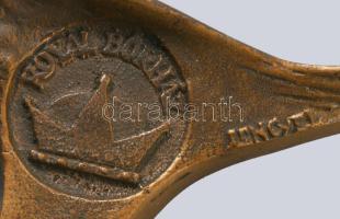 Royal bőrház bronz madár formájű dísz. Lengyel jelzéssel. Kerámia talapzaton. 16 cm