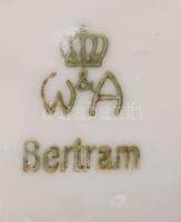 Wagner &amp; Apel Bertram négylevelű lóherét gyűjtögető kislány. Jelzett, kézzel festett, sérülé...