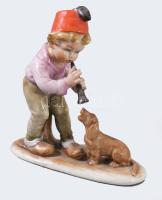 Wagner &amp; Apel Bertram vonyító kutyának fuvolázó török fiú. Jelzett, kézzel festett, hibátlan, m: 11,5 cm