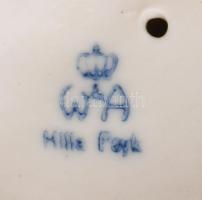 Wagner &amp; Apel Bertram nagyobb méretű kerítésen ülő fiú. Jelzett, kézzel festett, hibátlan, m...