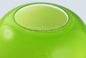 Kétrétegű olívazöld hutaüveg váza. Jelzés nélkül, hibátlan, m: 22 cm