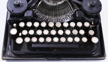 cca 1920 Underwood Standard Portable írógép, 23x30 cm