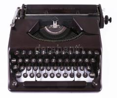 1939-1940 Olympia Plana írógép, 30x33 cm