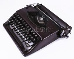 1939-1940 Olympia Plana írógép, 30x33 cm