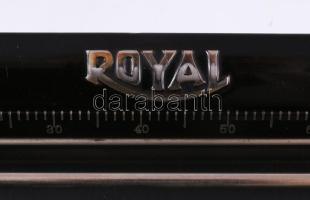 cca 1927-1935 Royal Model P írógép, magyar billentyűzettel, 31x29 cm