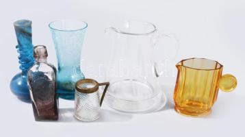 6 darab régi üveg kiöntő, váza, jó darabokkal, közte sérüléssel, m: 9 cm alatt