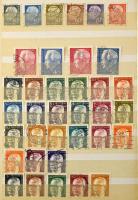 Vegyes külföldi bélyegek 9 db klf méretű berakóban illetve albumban