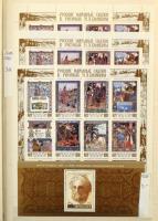 Szovjetunió blokk és kisív tétel A4-es berakóban, kb 80 db