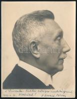 1937 Dr. Osvald István orvos dedikált fotója Brunhuber budapesti műterméből, pecséttel jelzett, 14,5×11 cm