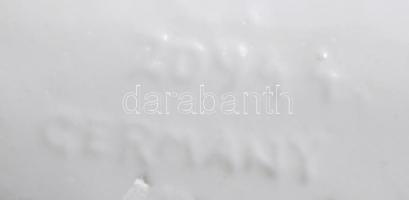 Német madaraknak fuvolázó fiú porcelán figura, sorszámozott, kis kopással, m: 14,5 cm