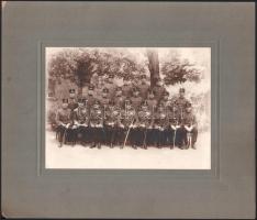 cca 1910-1920 Tisztek csoportképe, kartonra kasírozott fotó Schäffer budapesti műterméből, kartonon törésnyom, 17×22,5 cm