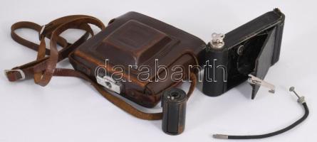 Kodak harmonikás kamera, beragadt, nem nyitható, hozzá egy régi filmtekercs és kioldó,